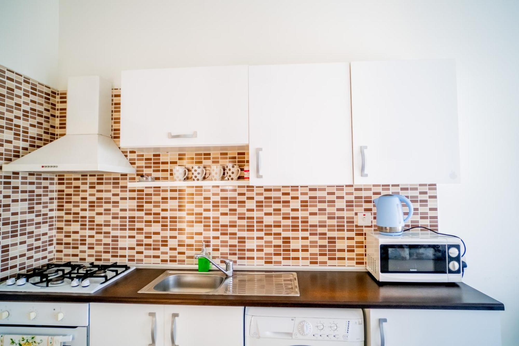 Romantiс Two-Bedroom Apartment with Sea View  Кіренія Екстер'єр фото
