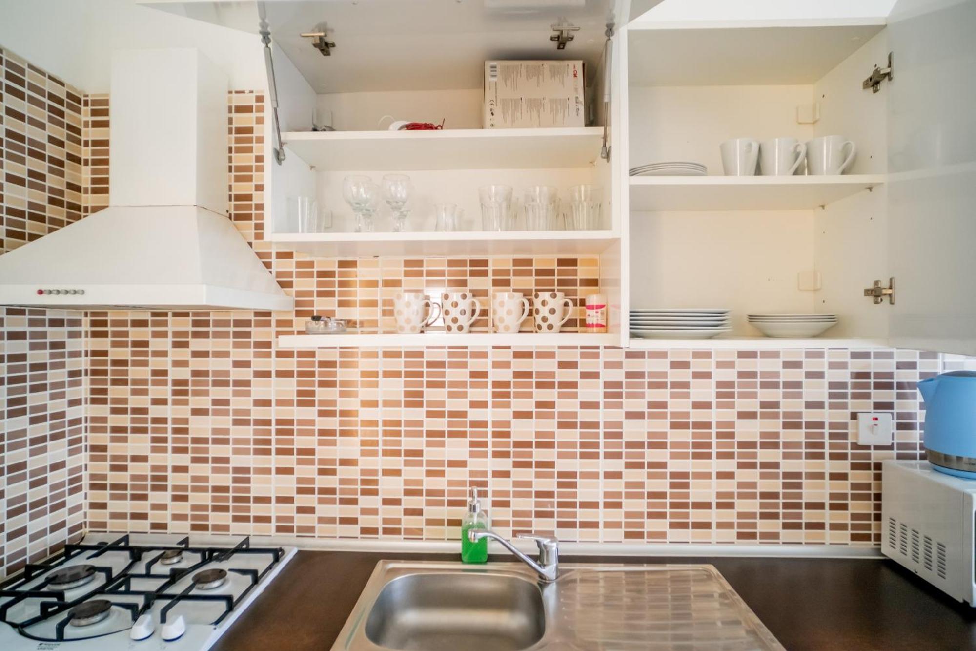 Romantiс Two-Bedroom Apartment with Sea View  Кіренія Екстер'єр фото